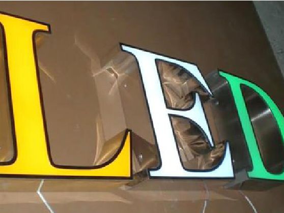 迪庆介绍LED招牌的基础知识。